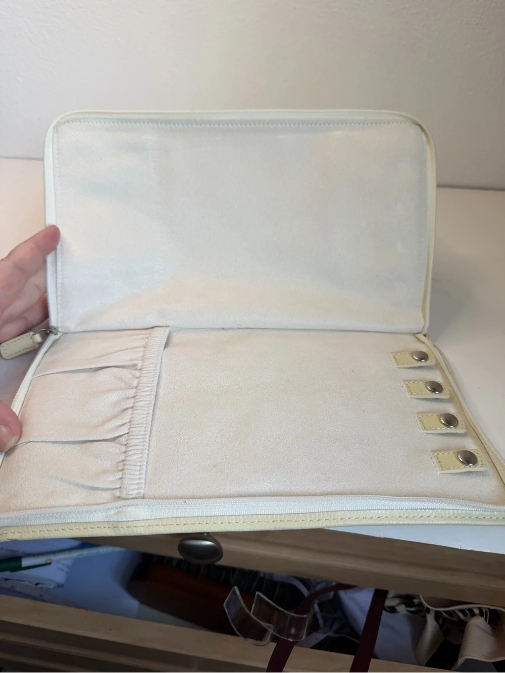 Ivory Faux Leather Jewelry Travel Case